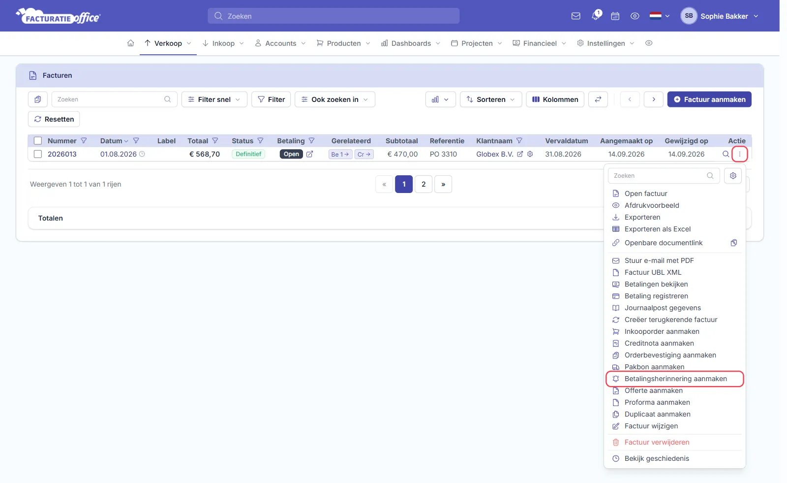 Het facturenoverzicht in Facturatie Office met een definitieve, openstaande factuur 2026013 voor Globex B.V. en het Actie-menu geopend met onder meer Stuur e-mail met PDF, Betaling registreren en Betalingsherinnering aanmaken; de Actie-knop en Betalingsherinnering aanmaken zijn rood omlijnd