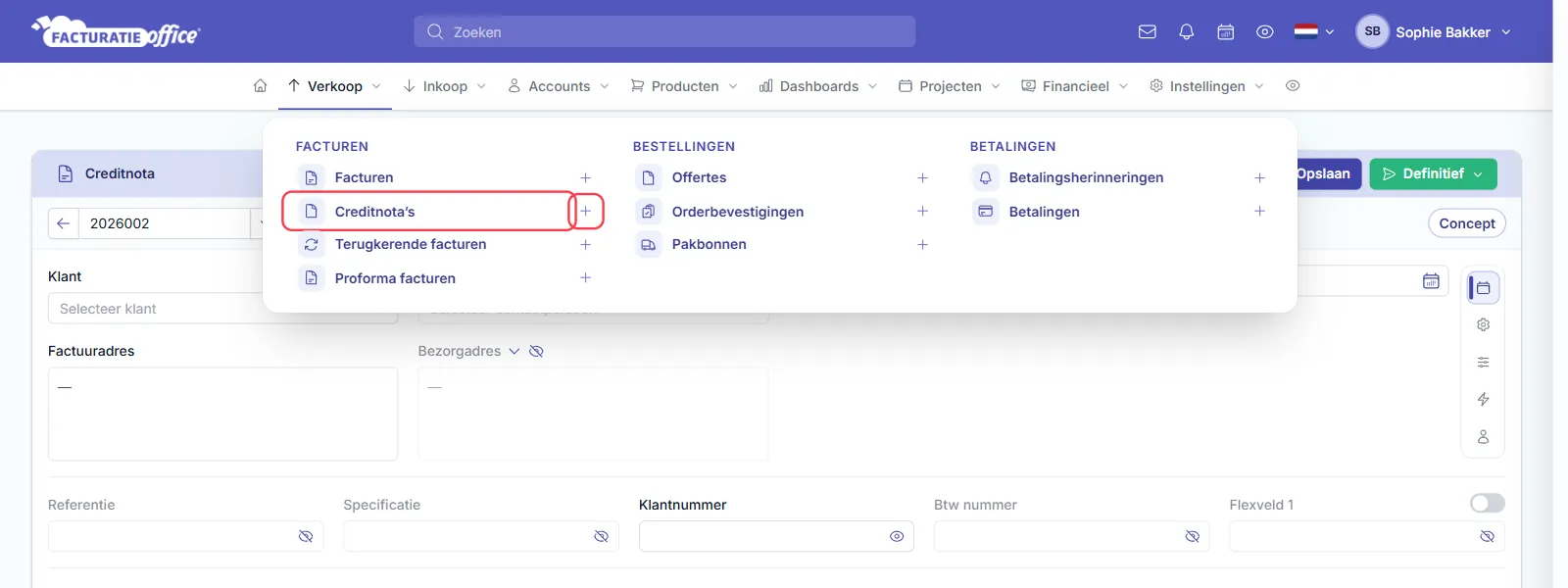 Het menu Verkoop in Facturatie Office met onder FACTUREN de items Facturen, Creditnota's, Terugkerende facturen en Proforma facturen, elk met een plusje; Creditnota's en het plusje ernaast zijn rood omlijnd